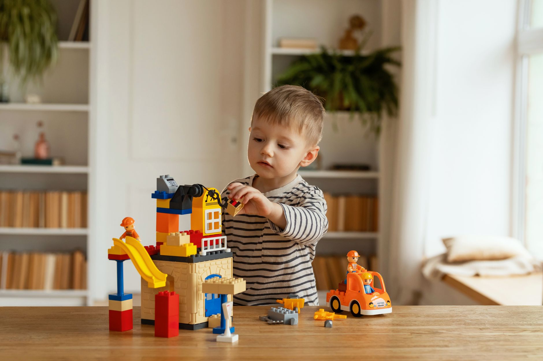 LEGO Canadian retail expansion